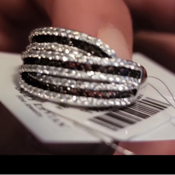 Levian chocolate champagne and Vanilla ring - Picture 8 of 8